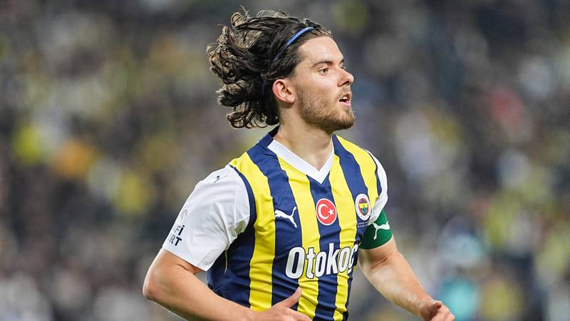 Fenerbahçe'de 11 isimle yollar ayrılıyor: İşte o isimler... 11